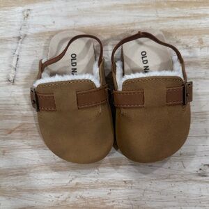 Old Navy Tan Baby Moccasins with Faux Fur (Size 6-12 mo)